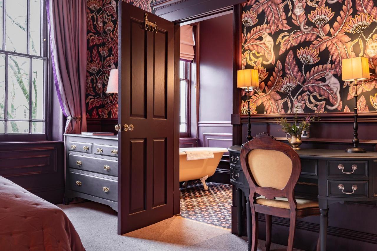 Marvellous Room